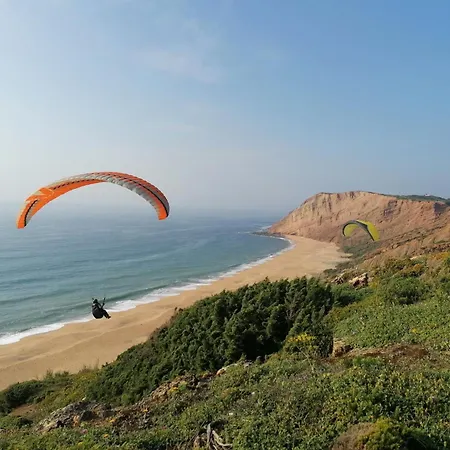 Refugio Da Muralha - By Sch Nazaré