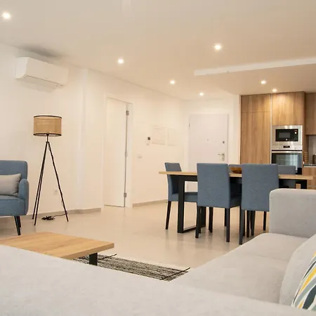 Refugio Da Muralha - By Sch