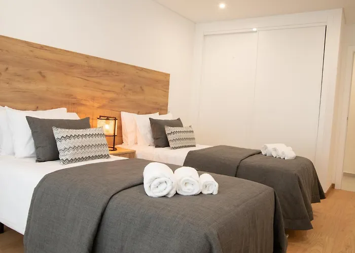 Refugio Da Muralha - By Sch * Назаре