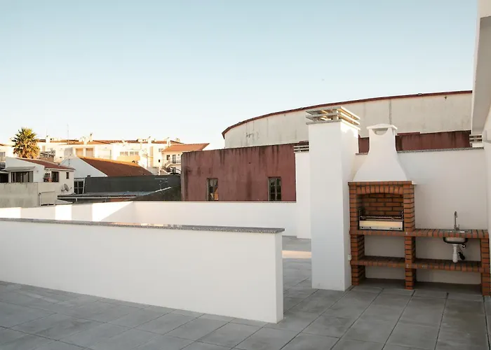 Refugio Da Muralha - By Sch * Назаре